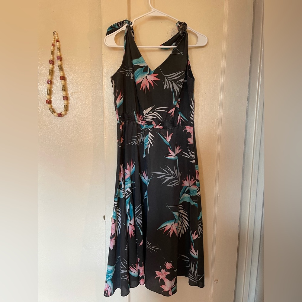 Vintage Hawaiian flower dress